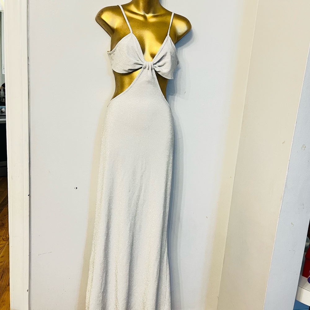 Silver Cut-Out Maxi Dress – Metallic Shimmer – Valentine Night Out – XL euphoria - Picture 2 of 8